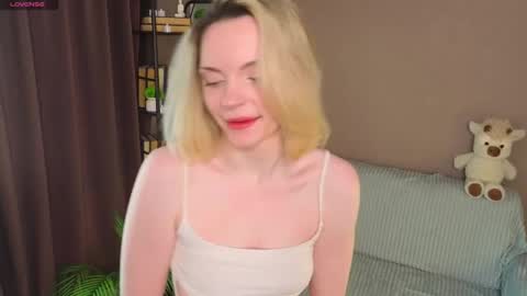 Snapshot of marycalder chatting on 2, 5, 2026 Mary online show from 2, 5, 2026