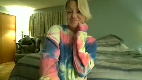 Snapshot of marylinmayhem chatting on 7, 6, 2026 marylinmayhem online show from 7, 6, 2026