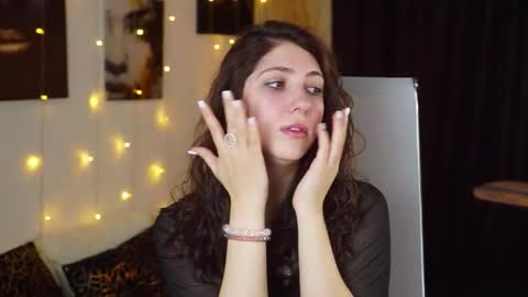 Mary Miller online show from 27, 11, 2025