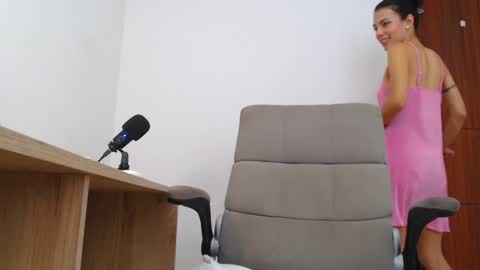 3 online show from 31, 1, 2025