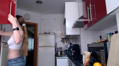 Snapshot of marytiny chatting on 18, 4, 2026 Mary online show from 18, 4, 2026