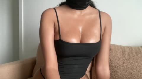Snapshot of maskedkitten220 chatting on 15, 6, 2026 Sexykitten220 online show from 15, 6, 2026