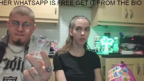 Snapshot of maskedman699 chatting on 15, 12, 2024 Extreme Couple online show from 15, 12, 2024