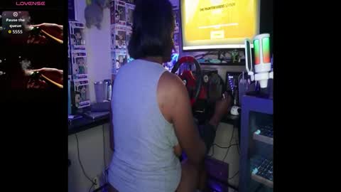 Snapshot of maskedmilf822397 chatting on 26, 10, 2025 maskedmilf822397 online show from 26, 10, 2025