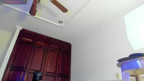 Snapshot of maskgames chatting on 17, 12, 2025 Anysweets69 online show from 17, 12, 2025