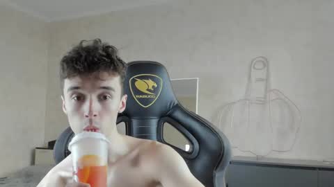 Snapshot of mason_warhol chatting on 12, 10, 2025 Mason online show from 12, 10, 2025