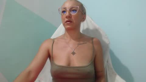 massiel ferreti online show from 13, 4, 2026