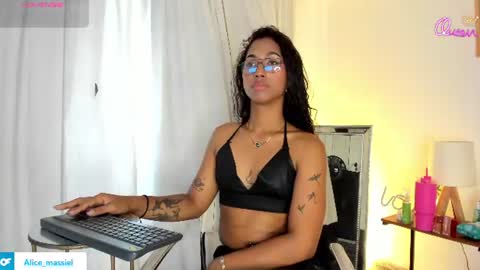 Snapshot of massielhot chatting on 6, 7, 2026 massielhot online show from 6, 7, 2026