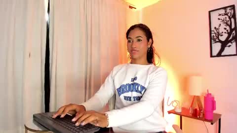 Snapshot of massielhot chatting on 7, 7, 2026 massielhot online show from 7, 7, 2026