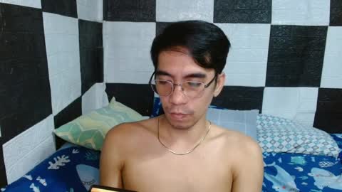 Snapshot of massive_boner02 chatting on 12, 1, 2025 massive_boner02 online show from 12, 1, 2025