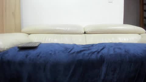 Domi online show from 4, 1, 2025