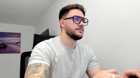 Alex online show from 4, 12, 2025