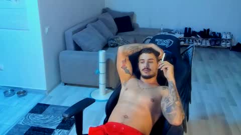 Snapshot of masterchris12 chatting on 29, 10, 2025 masterchris12 online show from 29, 10, 2025