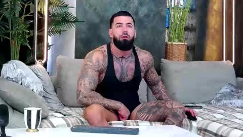 Snapshot of masterkingofmuscle chatting on 3, 11, 2025 masterkingofmuscle online show from 3, 11, 2025