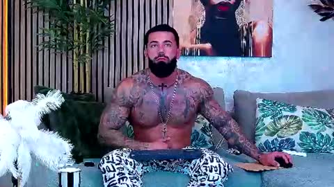 Snapshot of masterkingofmuscle chatting on 25, 6, 2026 masterkingofmuscle online show from 25, 6, 2026