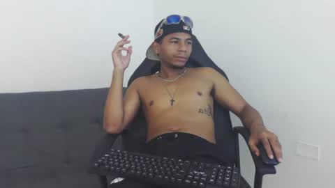Snapshot of masters_latins chatting on 28, 7, 2026 masters_latins online show from 28, 7, 2026