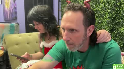 Snapshot of matchingtracksuits chatting on 3, 1, 2025 Jer and Kel online show from 3, 1, 2025