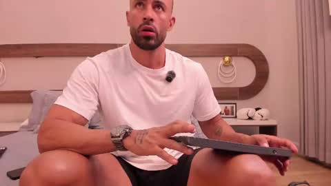 Snapshot of mateo_ospinaa chatting on 11, 7, 2026 Mateo online show from 11, 7, 2026