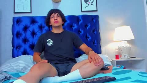 Snapshot of mateoking1 chatting on 12, 3, 2025 MATEO KING online show from 12, 3, 2025