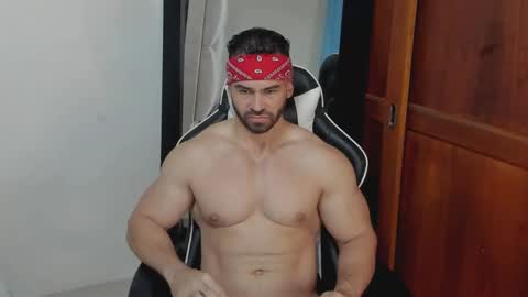 Snapshot of mathews_smith chatting on 5, 5, 2026 mathews_smith online show from 5, 5, 2026