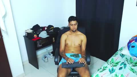 Snapshot of matias_bianco01 chatting on 4, 1, 2025 matias online show from 4, 1, 2025