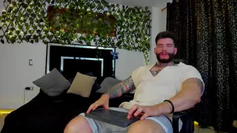 matius foxter online show from 25, 10, 2025