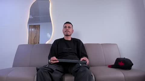 Snapshot of matthewcullenn chatting on 27, 11, 2025 Matthew online show from 27, 11, 2025