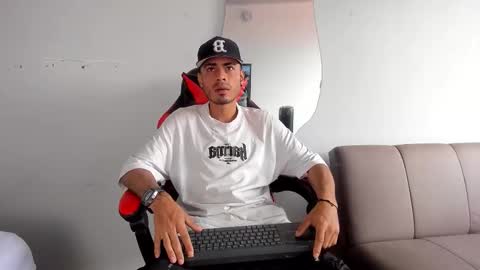 Snapshot of matthewcullenn chatting on 18, 12, 2025 Matthew online show from 18, 12, 2025