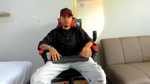 Snapshot of matthewcullenn chatting on 21, 12, 2025 Matthew online show from 21, 12, 2025