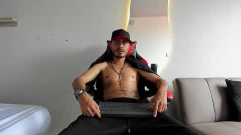 Snapshot of matthewcullenn chatting on 5, 1, 2026 Matthew online show from 5, 1, 2026