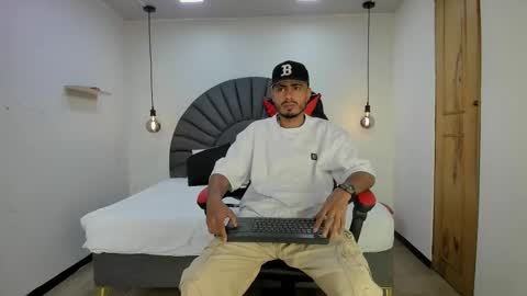 Snapshot of matthewcullenn chatting on 14, 1, 2026 Matthew online show from 14, 1, 2026