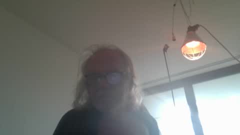 Snapshot of matthy60 chatting on 17, 10, 2025 Matthias online show from 17, 10, 2025
