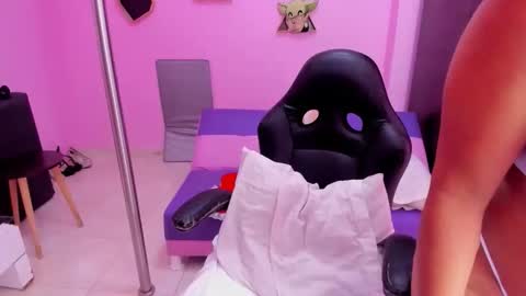 call me mommy online show from 11, 4, 2026