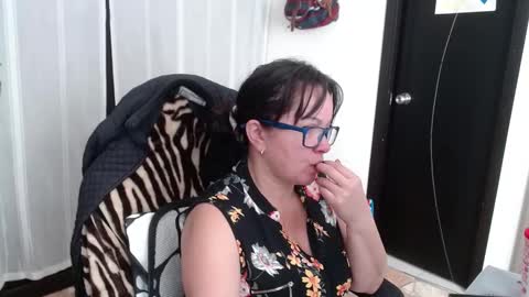 Snapshot of mature_wolf chatting on 23, 1, 2025 Sonia online show from 23, 1, 2025