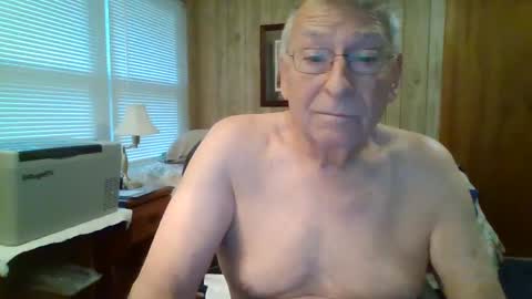Snapshot of maturecouple1954 chatting on 13, 12, 2024 SXECPL55 at G mail Dot Com online show from 13, 12, 2024
