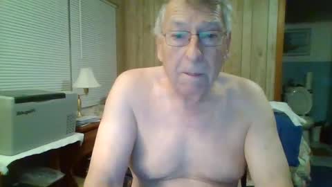 Snapshot of maturecouple1954 chatting on 2, 1, 2025 SXECPL55 at G mail Dot Com online show from 2, 1, 2025