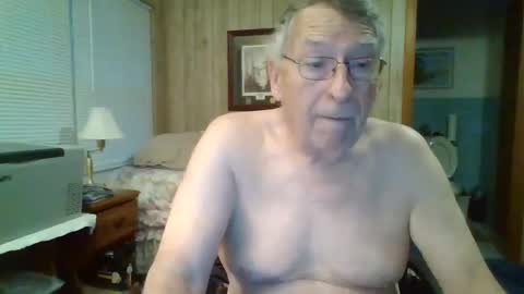 Snapshot of maturecouple1954 chatting on 18, 1, 2025 SXECPL55 at G mail Dot Com online show from 18, 1, 2025