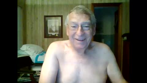 Snapshot of maturecouple1954 chatting on 9, 10, 2025 SXECPL55 at G mail Dot Com online show from 9, 10, 2025
