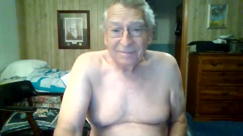 Snapshot of maturecouple1954 chatting on 30, 10, 2025 SXECPL55 at G mail Dot Com online show from 30, 10, 2025