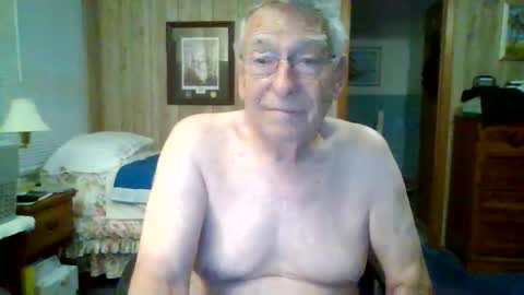 Snapshot of maturecouple1954 chatting on 25, 5, 2026 SXECPL55 at G mail Dot Com online show from 25, 5, 2026