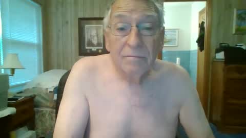 Snapshot of maturecouple1954 chatting on 26, 5, 2026 SXECPL55 at G mail Dot Com online show from 26, 5, 2026