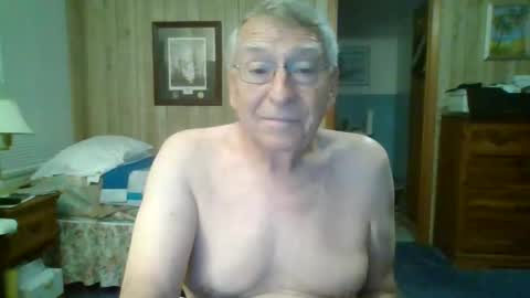 Snapshot of maturecouple1954 chatting on 27, 5, 2026 SXECPL55 at G mail Dot Com online show from 27, 5, 2026