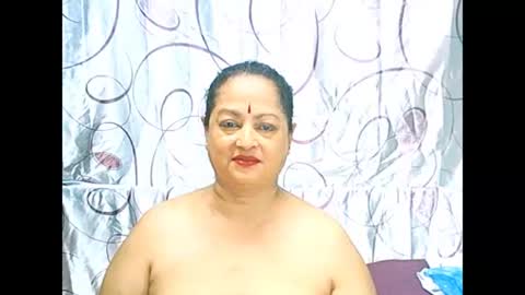 Snapshot of matureindian654u chatting on 4, 3, 2026 matureindian654u online show from 4, 3, 2026
