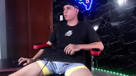 Snapshot of maty_hard chatting on 4, 1, 2025 Matias online show from 4, 1, 2025