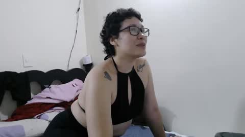 Snapshot of mauroluxandra chatting on 4, 5, 2026 mauroluxandra online show from 4, 5, 2026