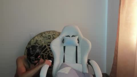 Snapshot of max__b chatting on 10, 3, 2025 max__b online show from 10, 3, 2025