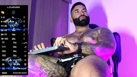 max__prada online show from 31, 10, 2025