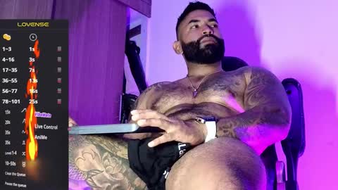 max__prada online show from 9, 11, 2025