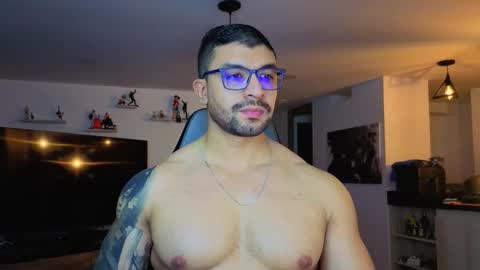 Snapshot of max_cooper17 chatting on 5, 11, 2025 Max online show from 5, 11, 2025