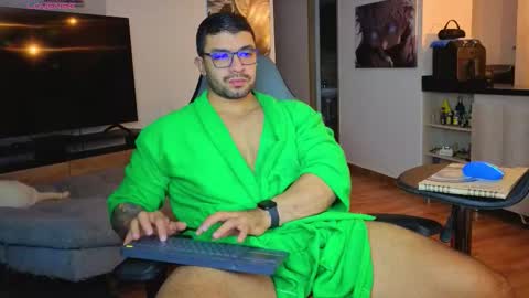 Snapshot of max_cooper17 chatting on 13, 11, 2025 Max online show from 13, 11, 2025